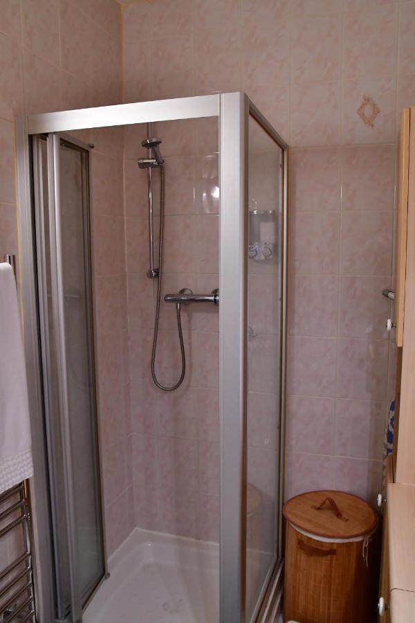 Entire Niche Apartamento Hildenborough Exterior foto