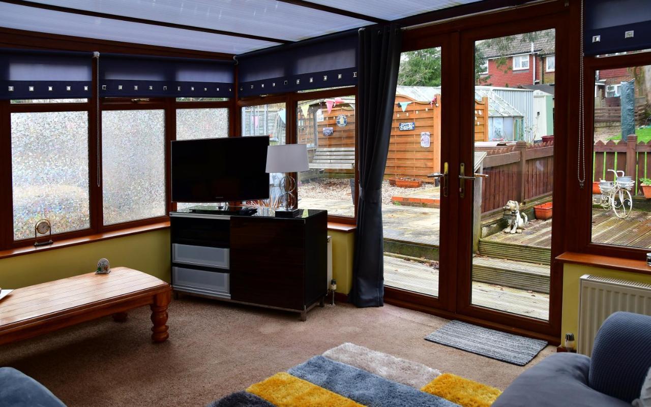 Entire Niche Apartamento Hildenborough Exterior foto