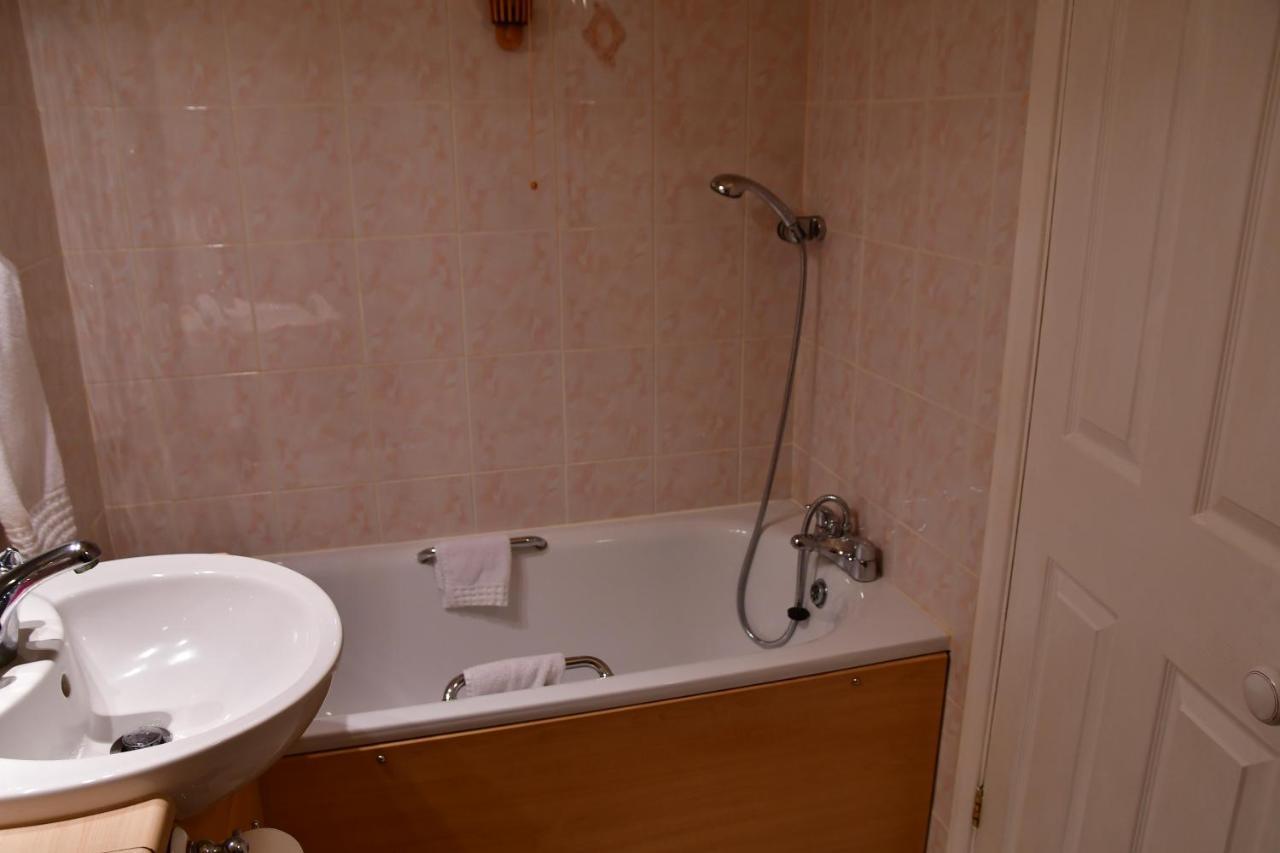 Entire Niche Apartamento Hildenborough Exterior foto